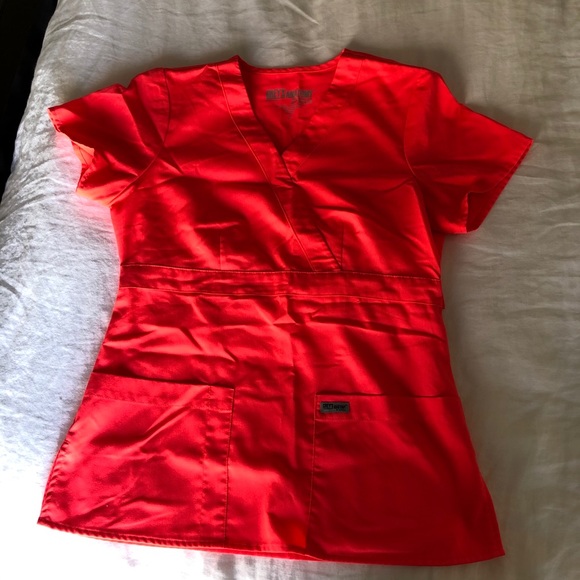 Grey’s Anatomy Neon Pink Scrub Top - SMALL - Picture 2 of 5